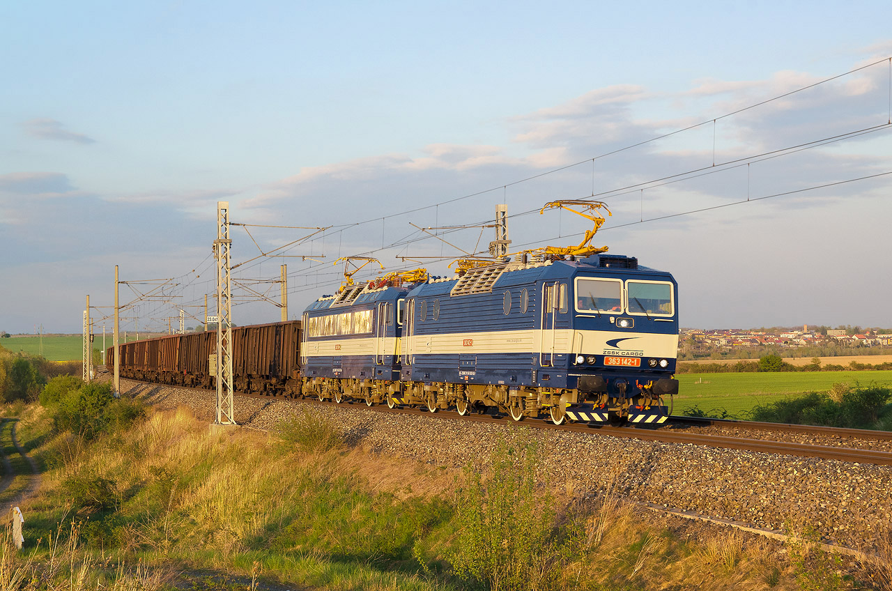 363 142 + 363 138