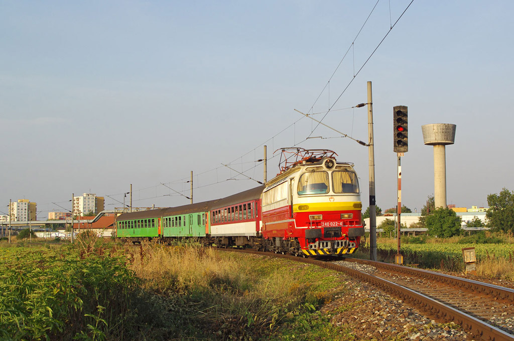 240 022-4